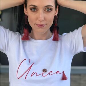 TRES HILOS Salvadorean women owned and run business "Única" tee